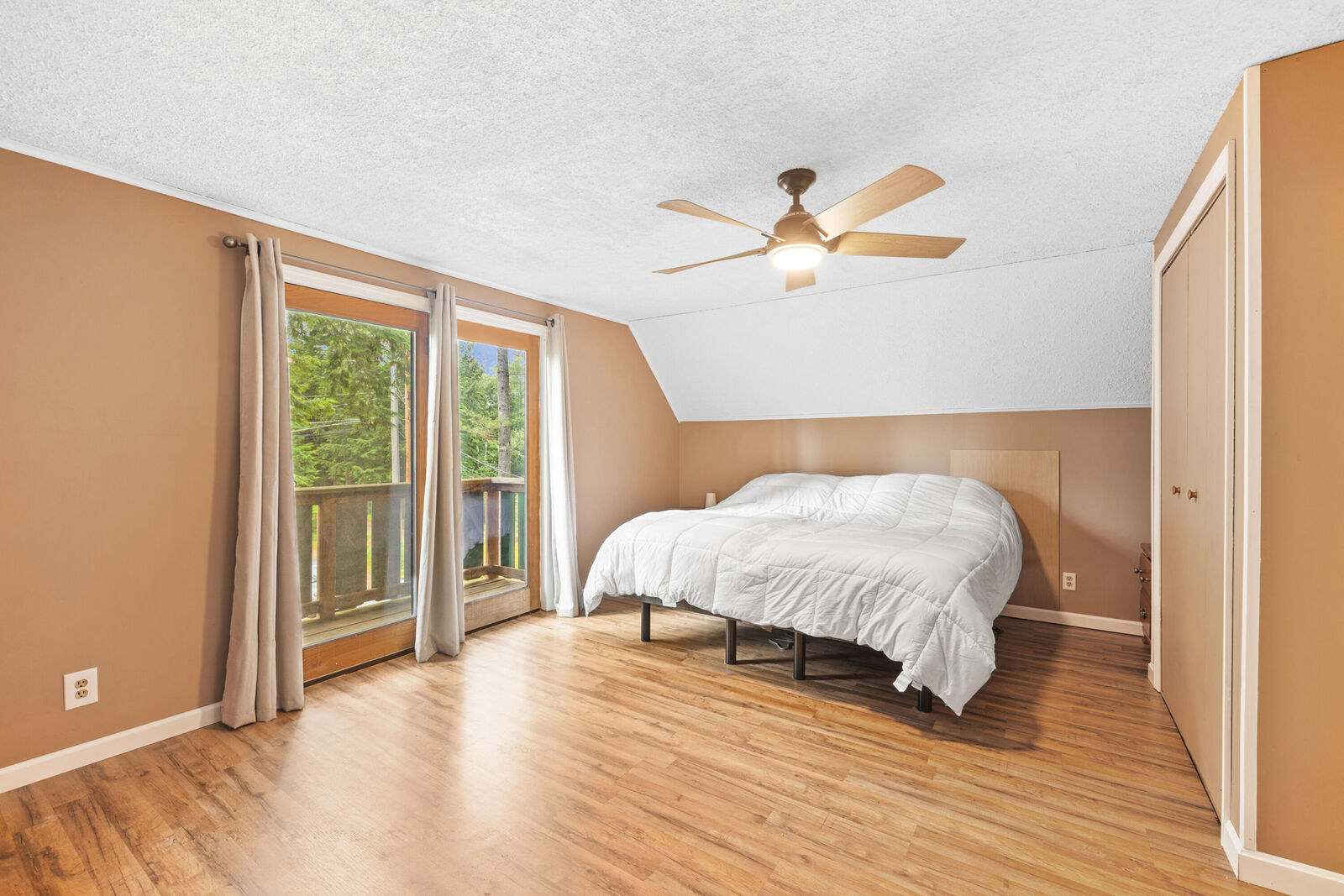 Property Photo: 11 Ridgewood Drive ME 04027
