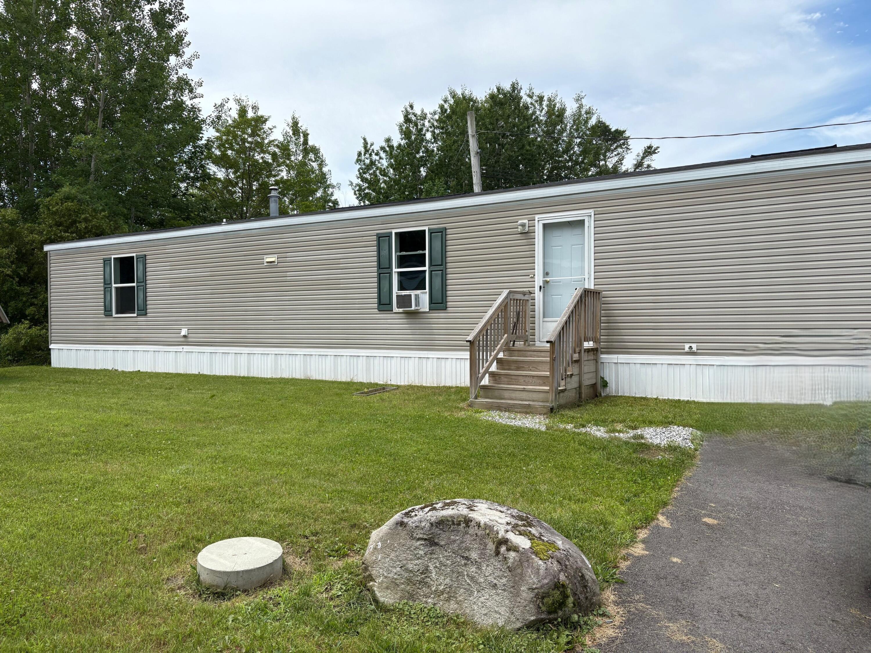 Property Photo: 13 Rw Macleod Lane ME 04915
