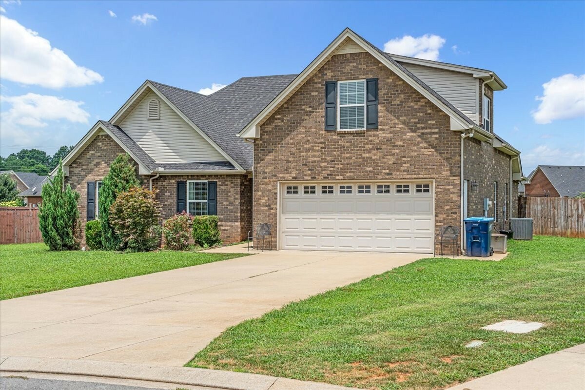 Property Photo: 2905 Daytona Ct TN 37037