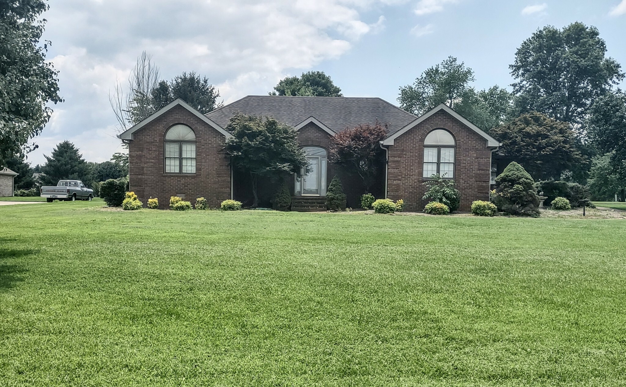 Property Photo: 1000 Nina Dr TN 37172