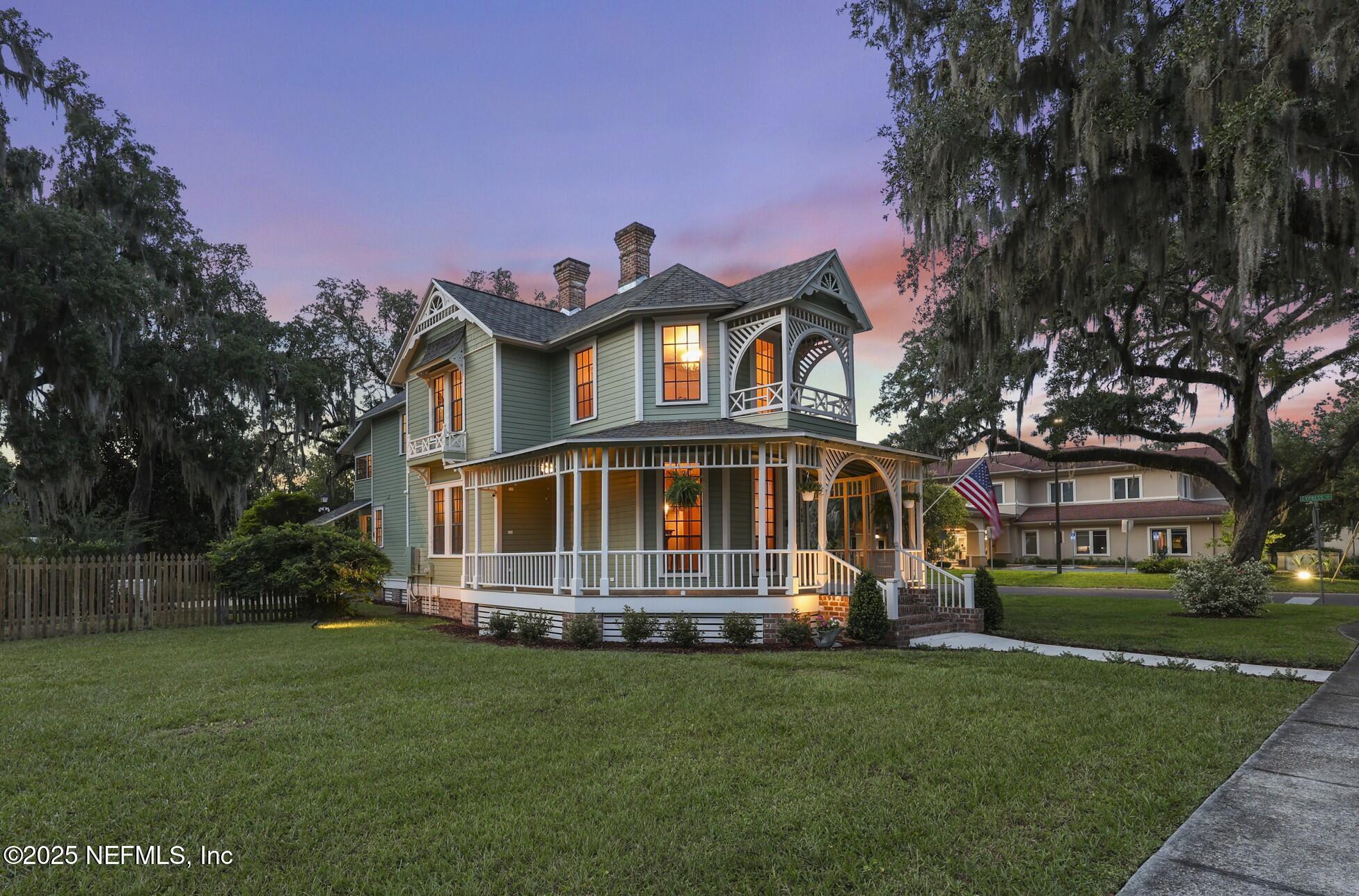 Property Photo: 700 Walnut Street FL 32043