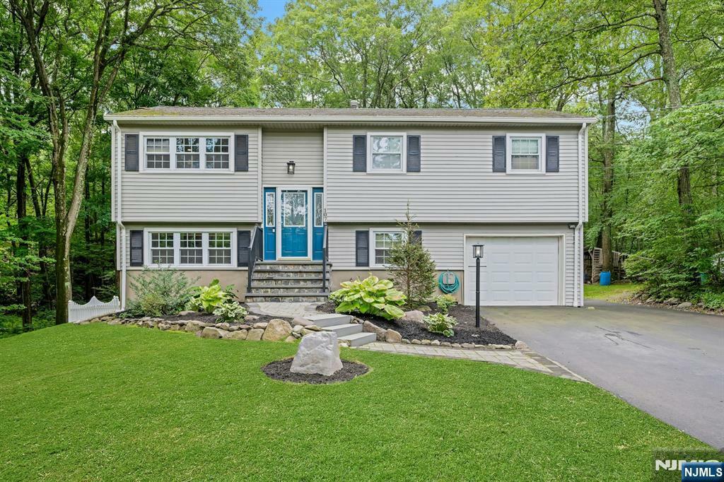 107 Mountain Circle  West Milford NJ 07480 photo