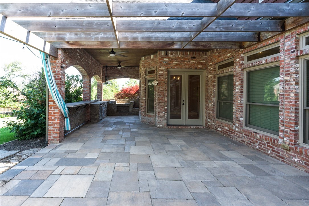 Property Photo: 1611 NE Chapel Hill Drive AR 72712