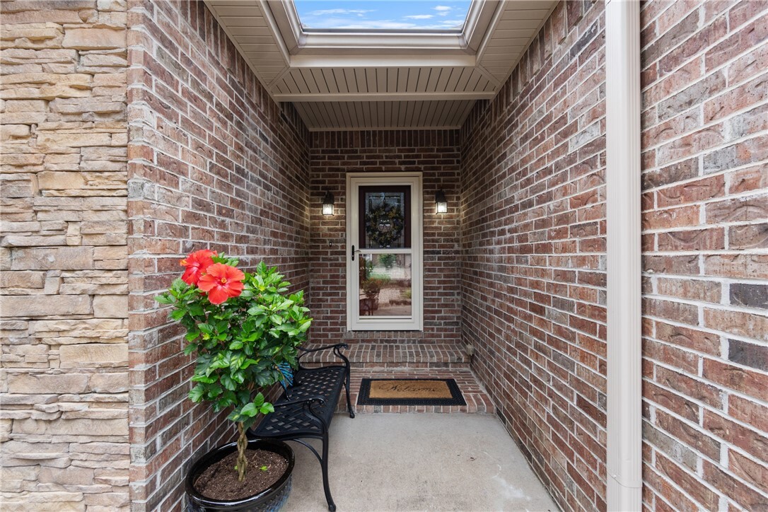 Property Photo: 18 Yarmouth Drive AR 72715