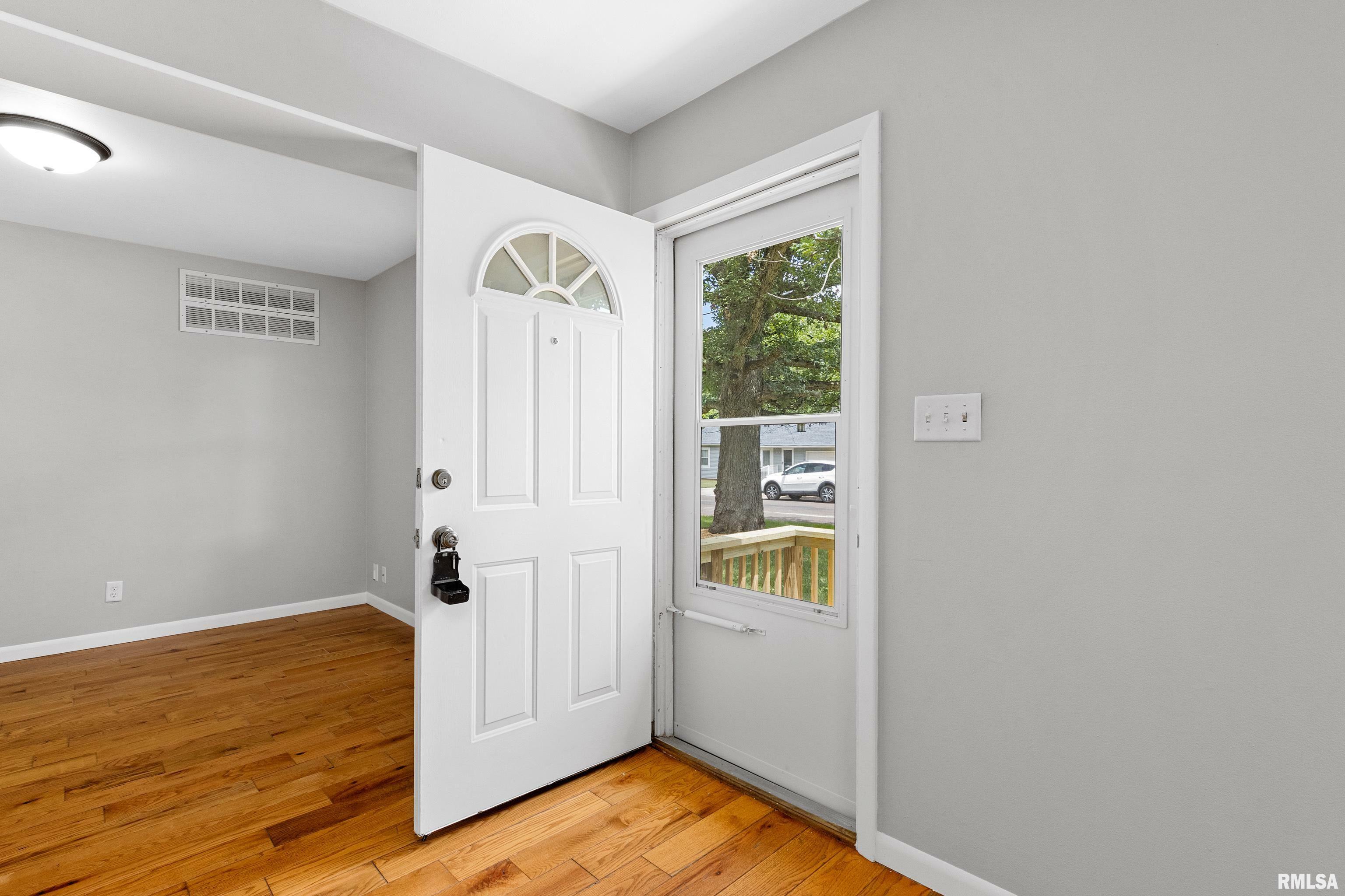 Property Photo:  311 Maria Street  IL 61611 