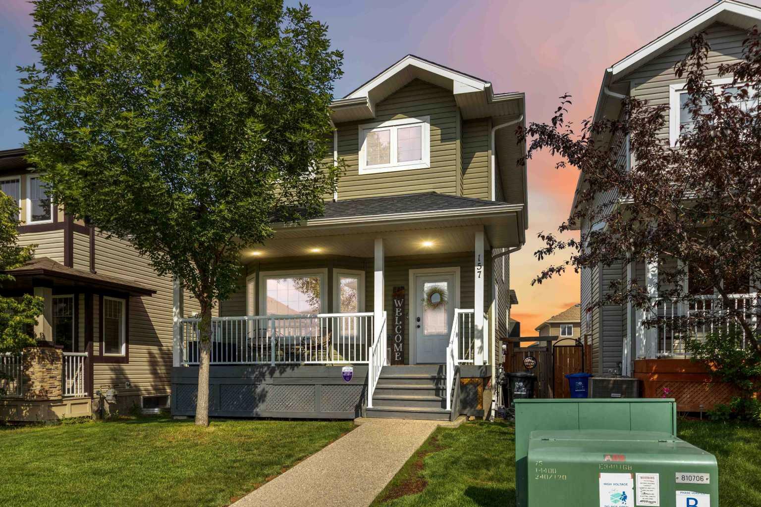 Property Photo: 157 Juniper Street AB T9K 0W2