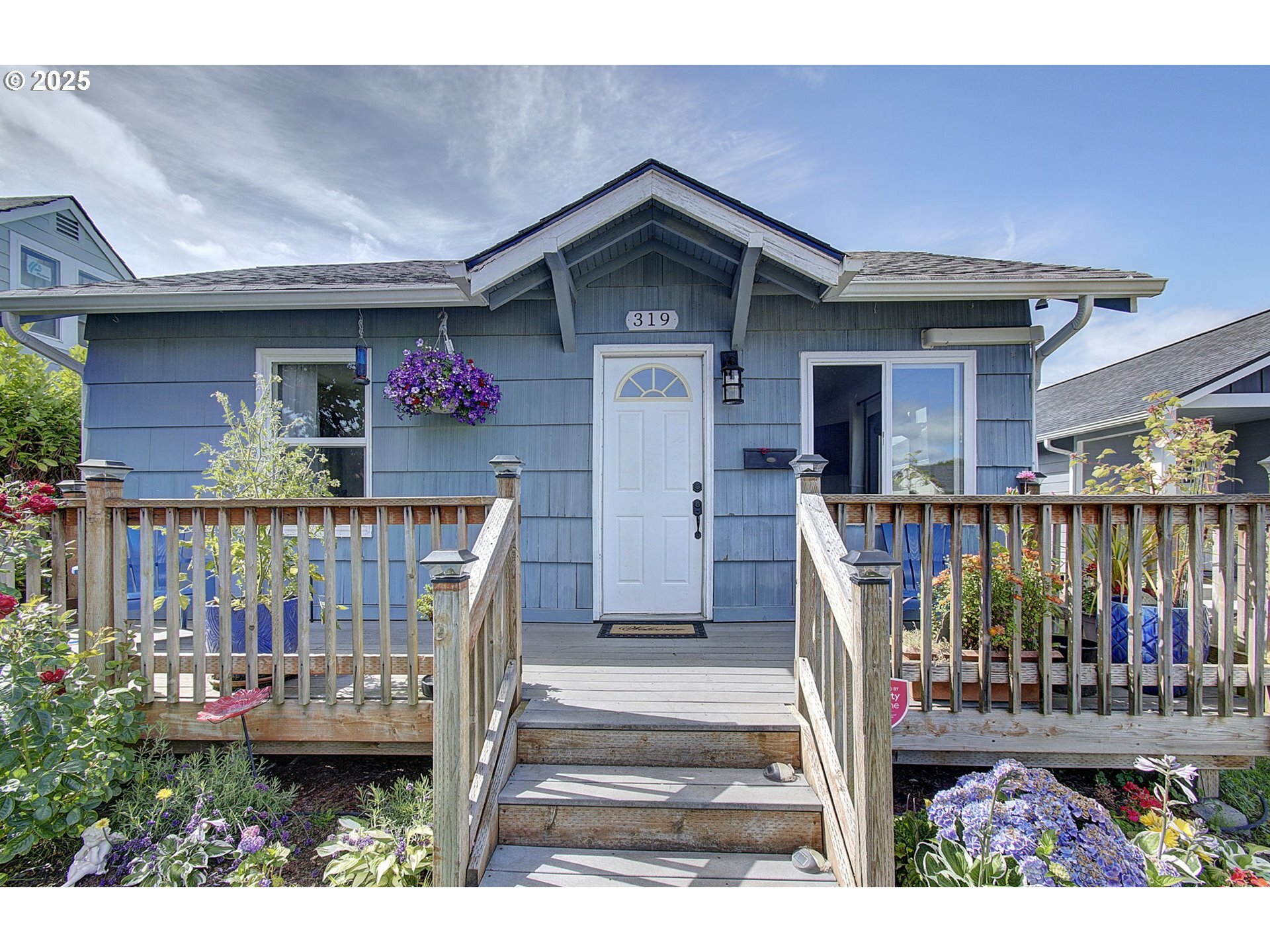 Property Photo: 319 Colorado St WA 98632