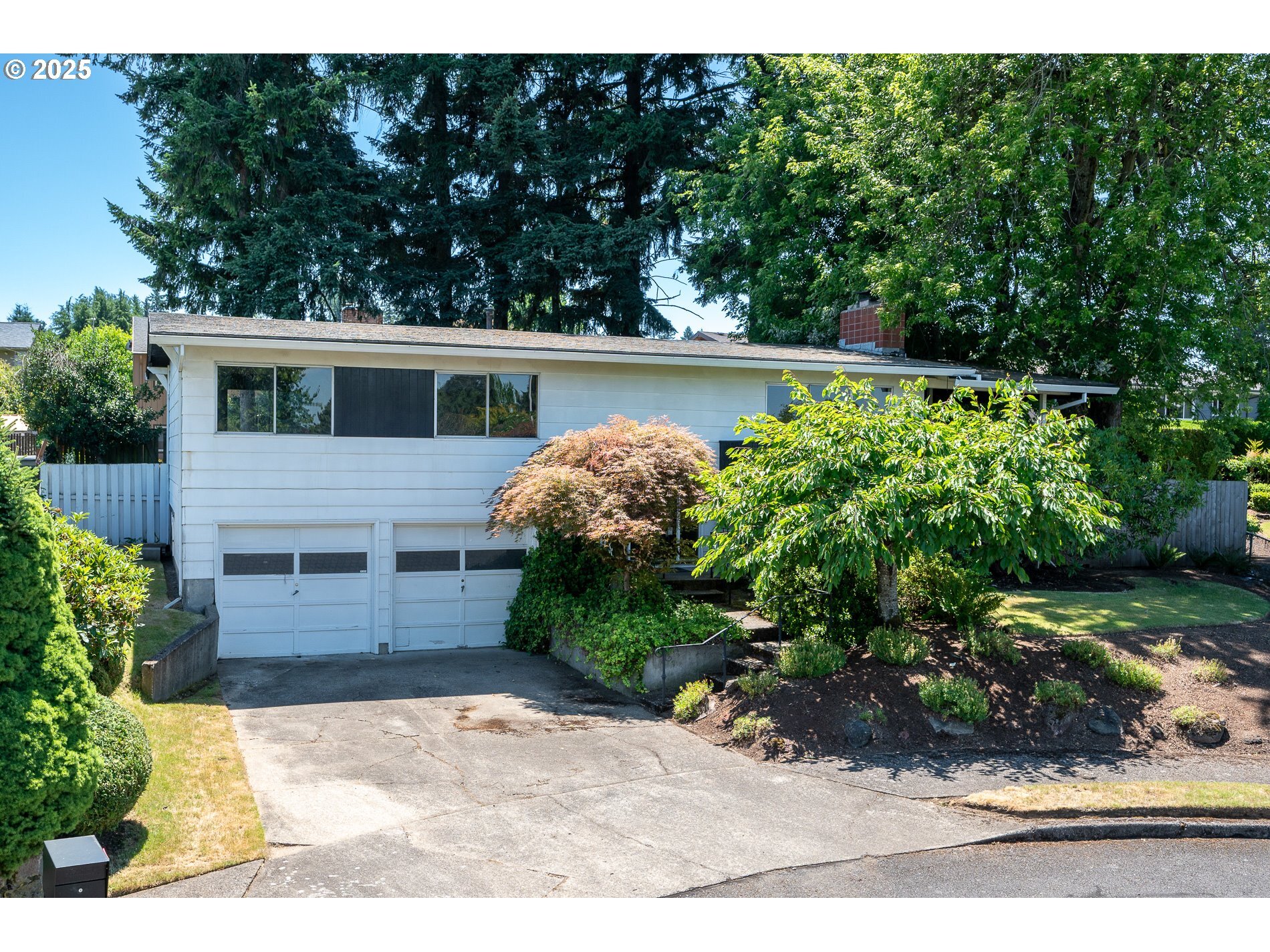 Property Photo: 13530 NE Milton St OR 97230