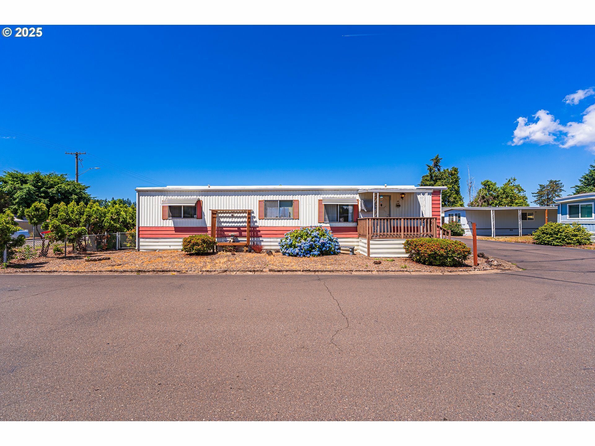 Property Photo: 5335 Main St 236 OR 97478