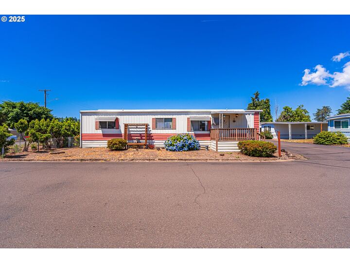 Property Photo: 5335 Main St 236 OR 97478