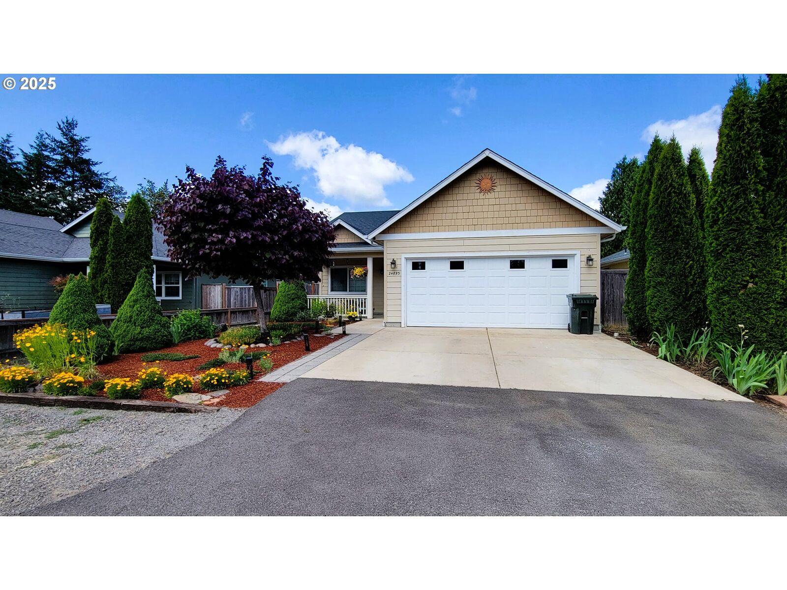 Property Photo: 24893 McCutcheon Ave OR 97487
