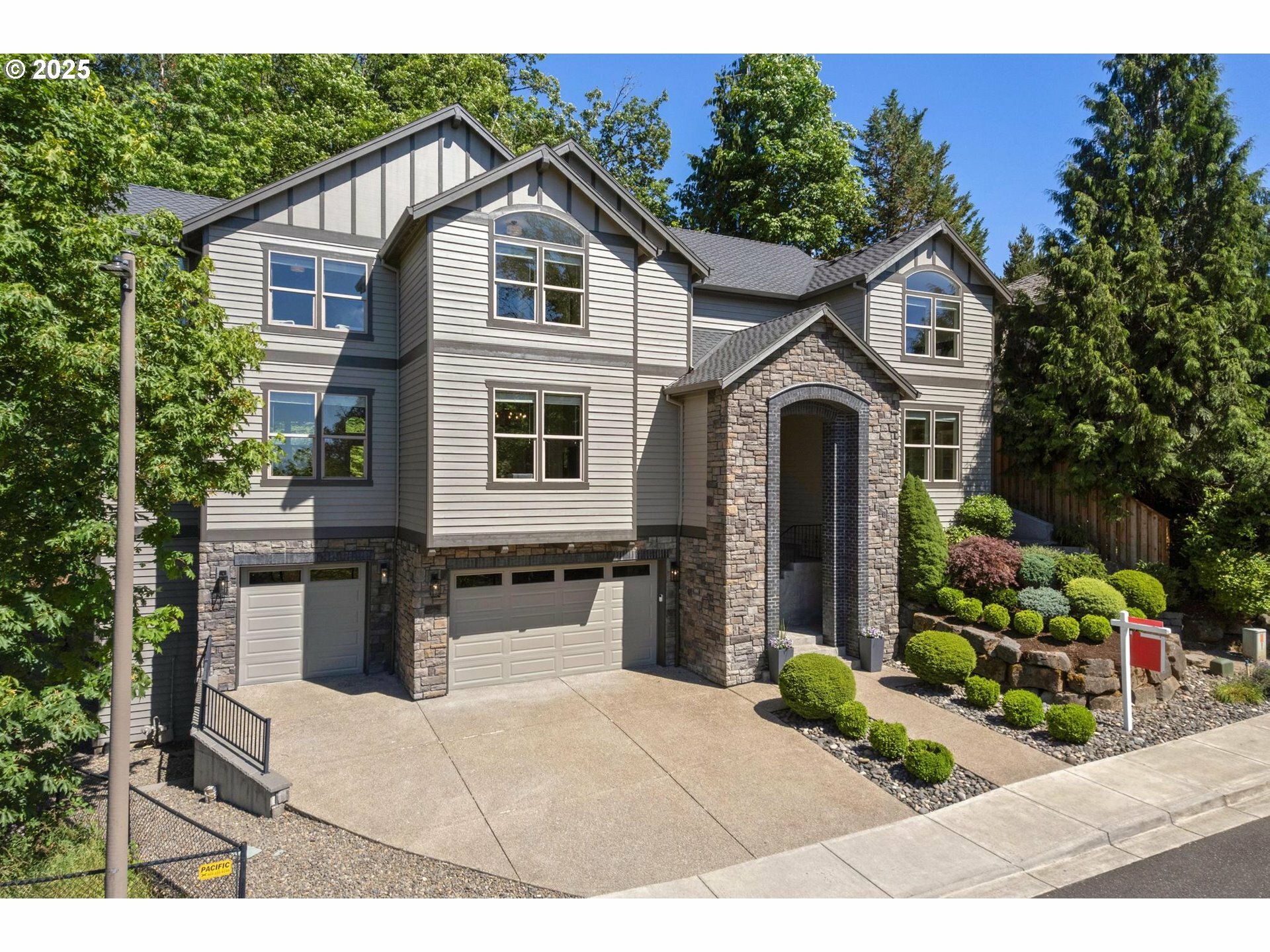 1880 NW Deette Dr  Portland OR 97229 photo