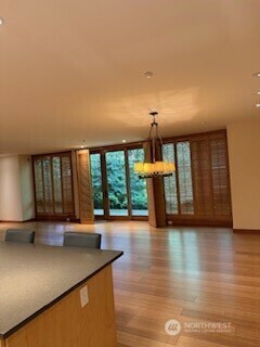 Property Photo: 998 Vineyard Lane J101 WA 98110