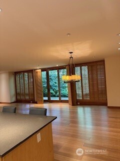 Property Photo: 998 Vineyard Lane J101 WA 98110