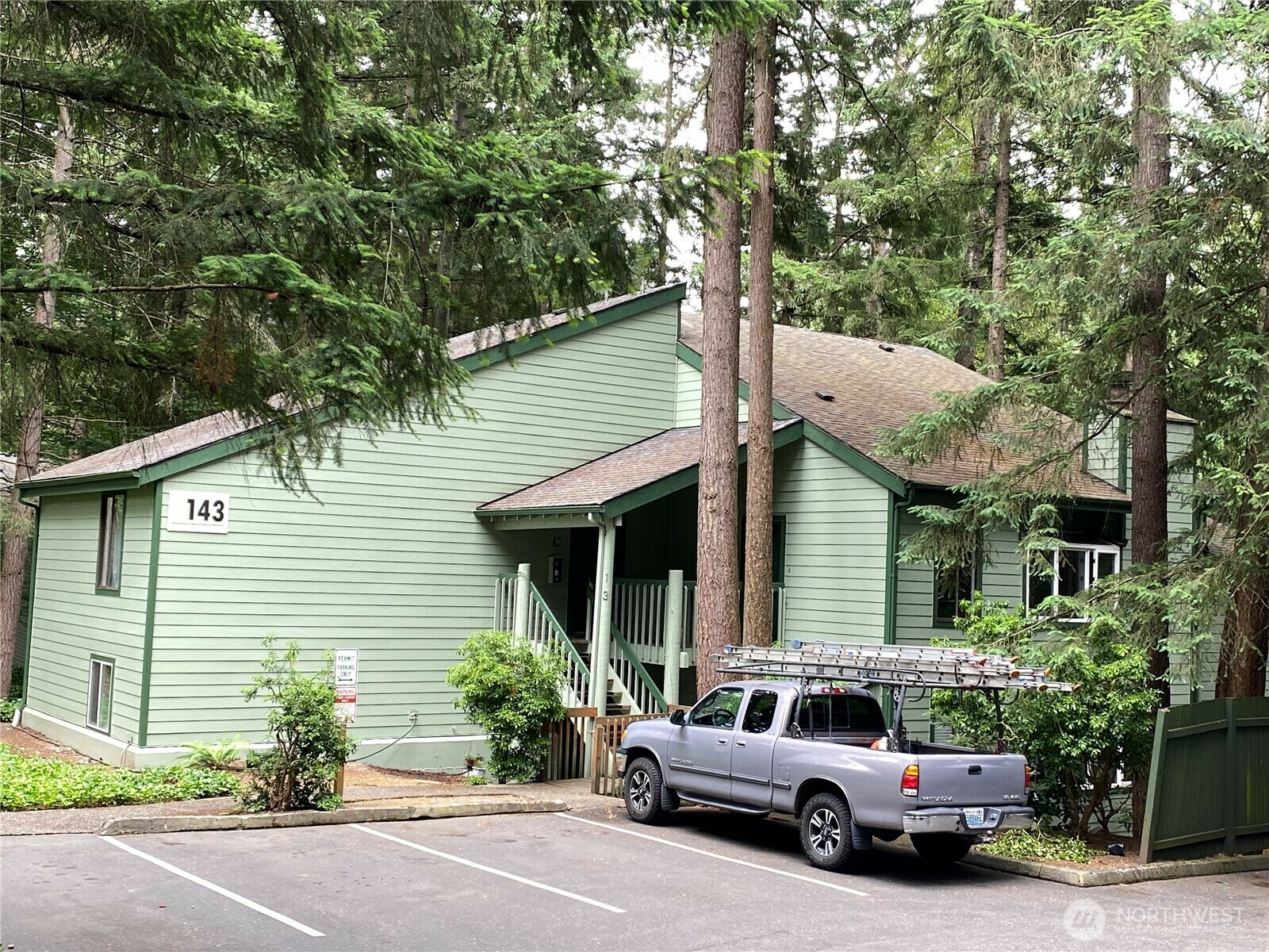 Property Photo: 143 329th Place D WA 98003