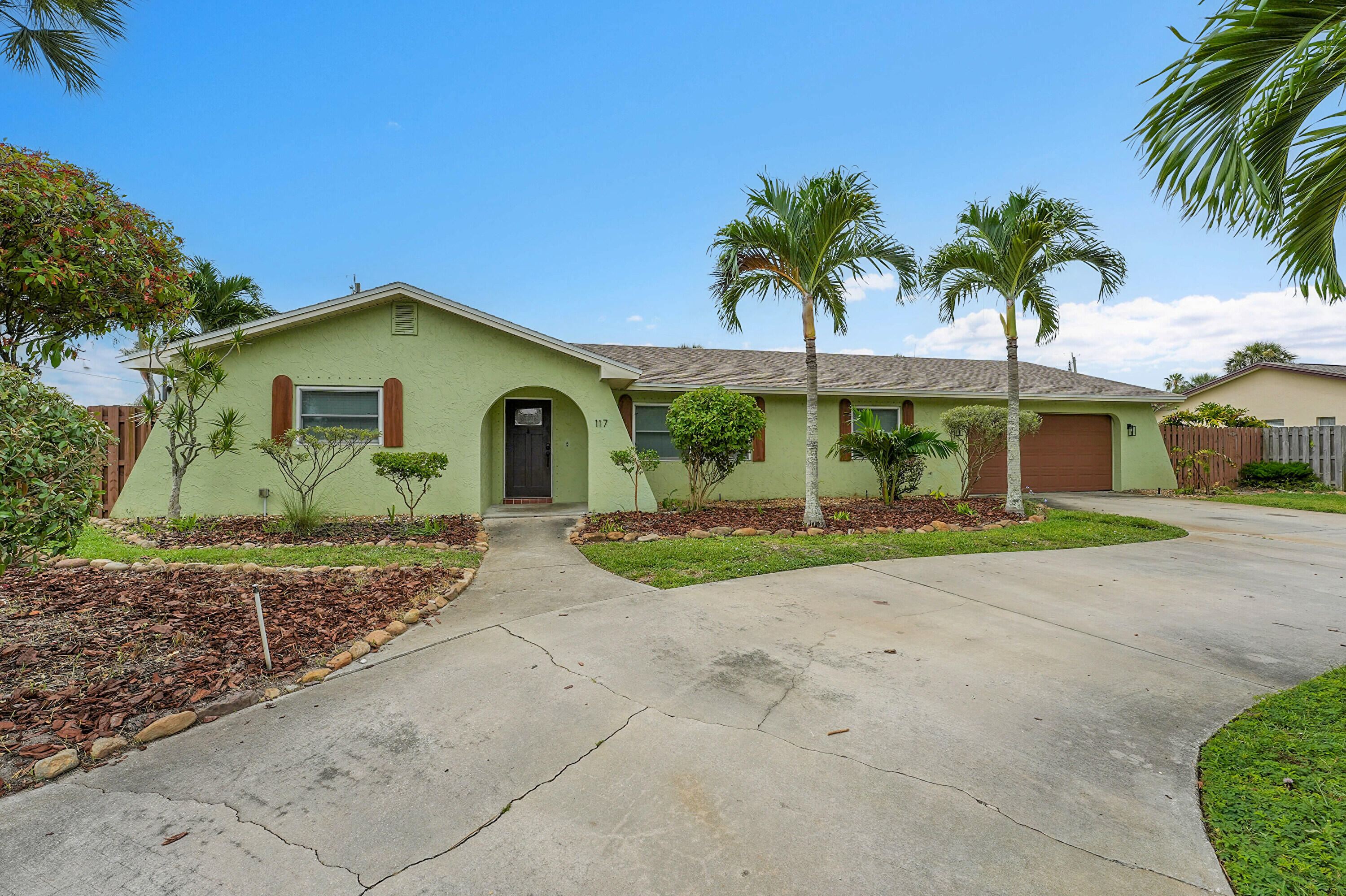 Property Photo: 117 12th Avenue FL 32903