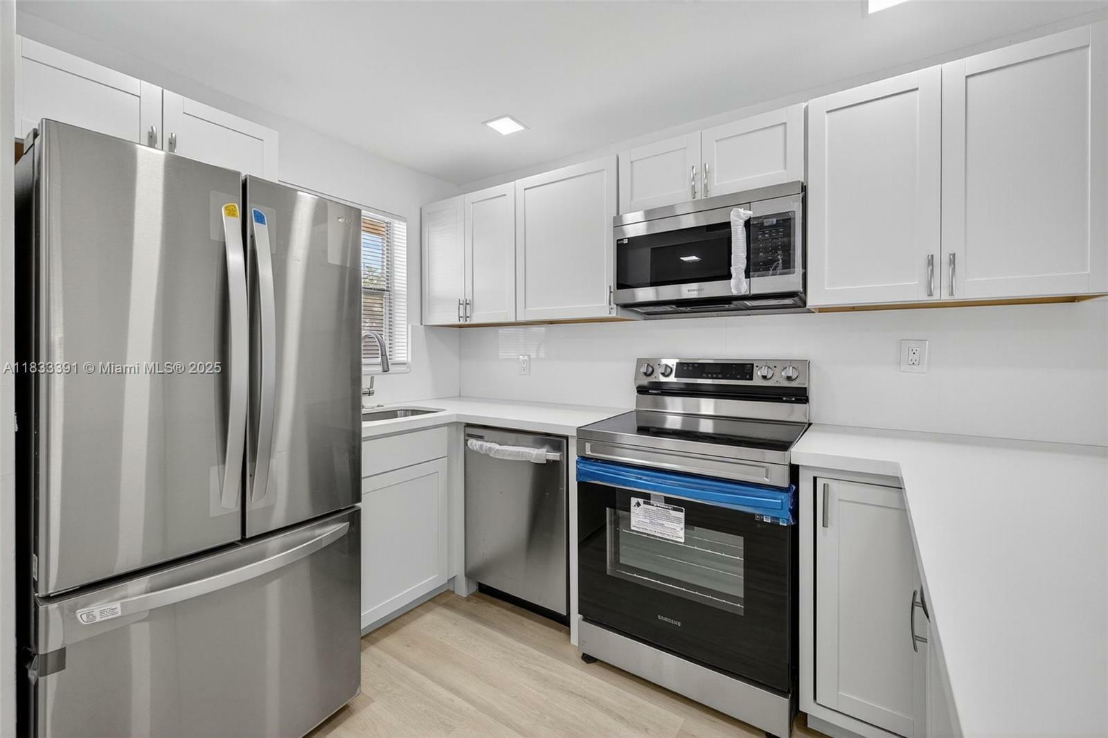 Property Photo: 8305 Sunrise Lakes Blvd 104 FL 33322