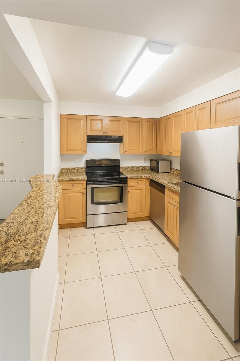 Property Photo: 5122 NW 79th Avenue 106 FL 33166