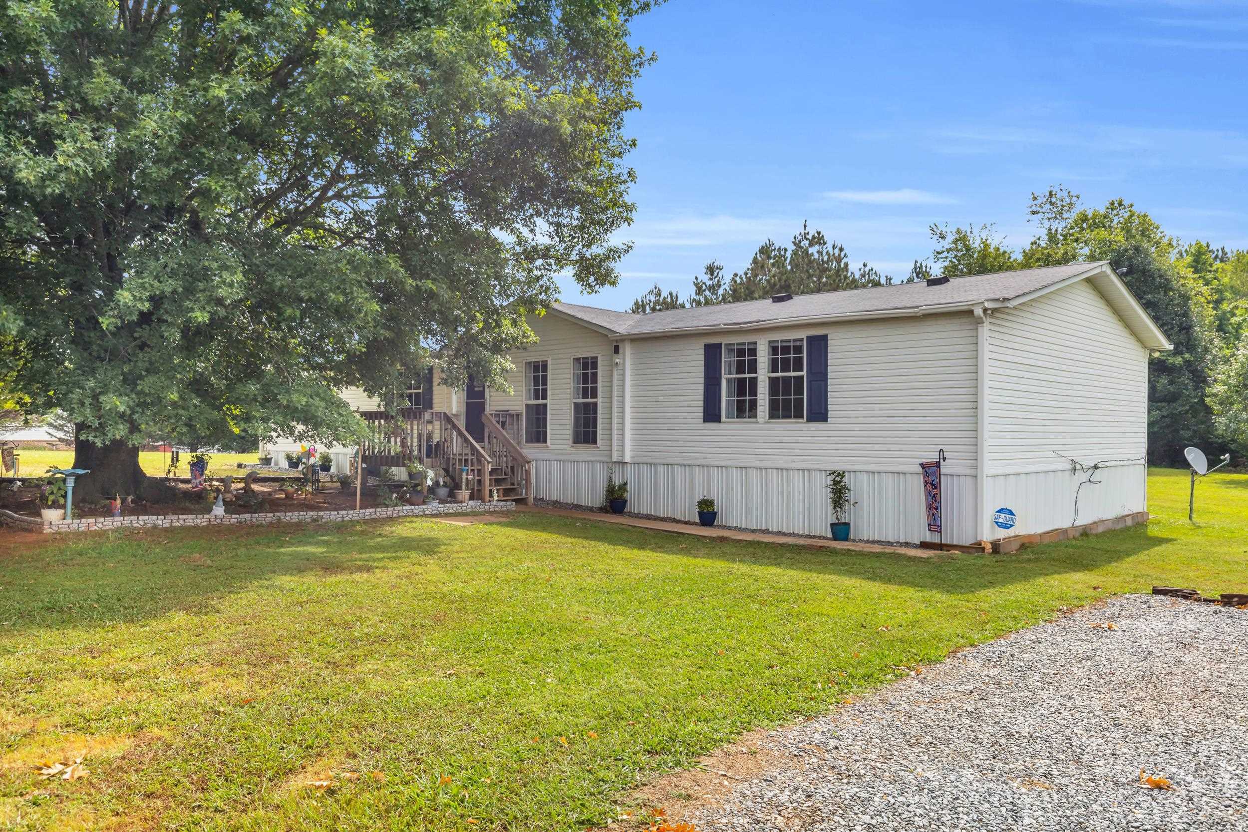 Property Photo: 27 Dobbins Ridge Drive SC 29627