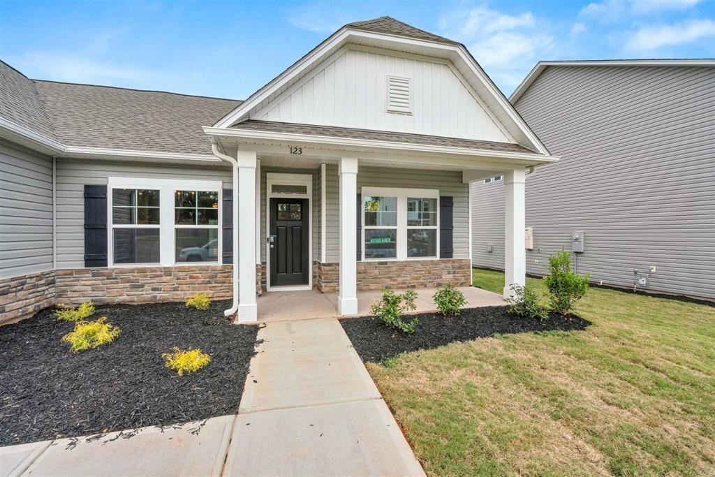 Property Photo: 123 Hunter Ridge Drive SC 29316