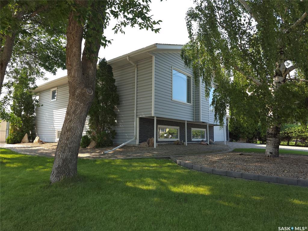 Property Photo: 1 Valecrest Place SK S0E 1T0