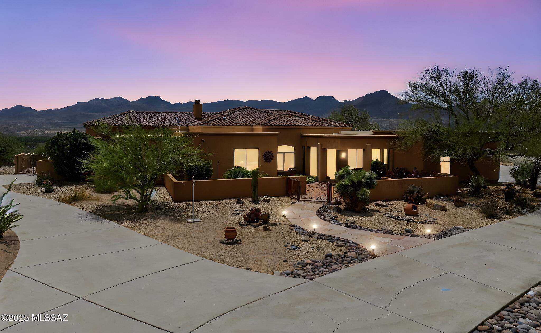 Property Photo: 38 Avenida De Las Naciones AZ 85648