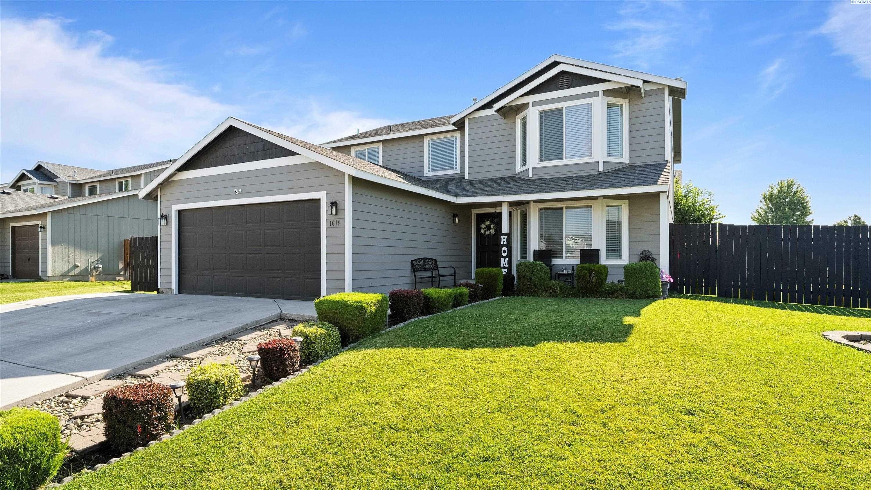 Property Photo: 1614 S 15th St WA 98944