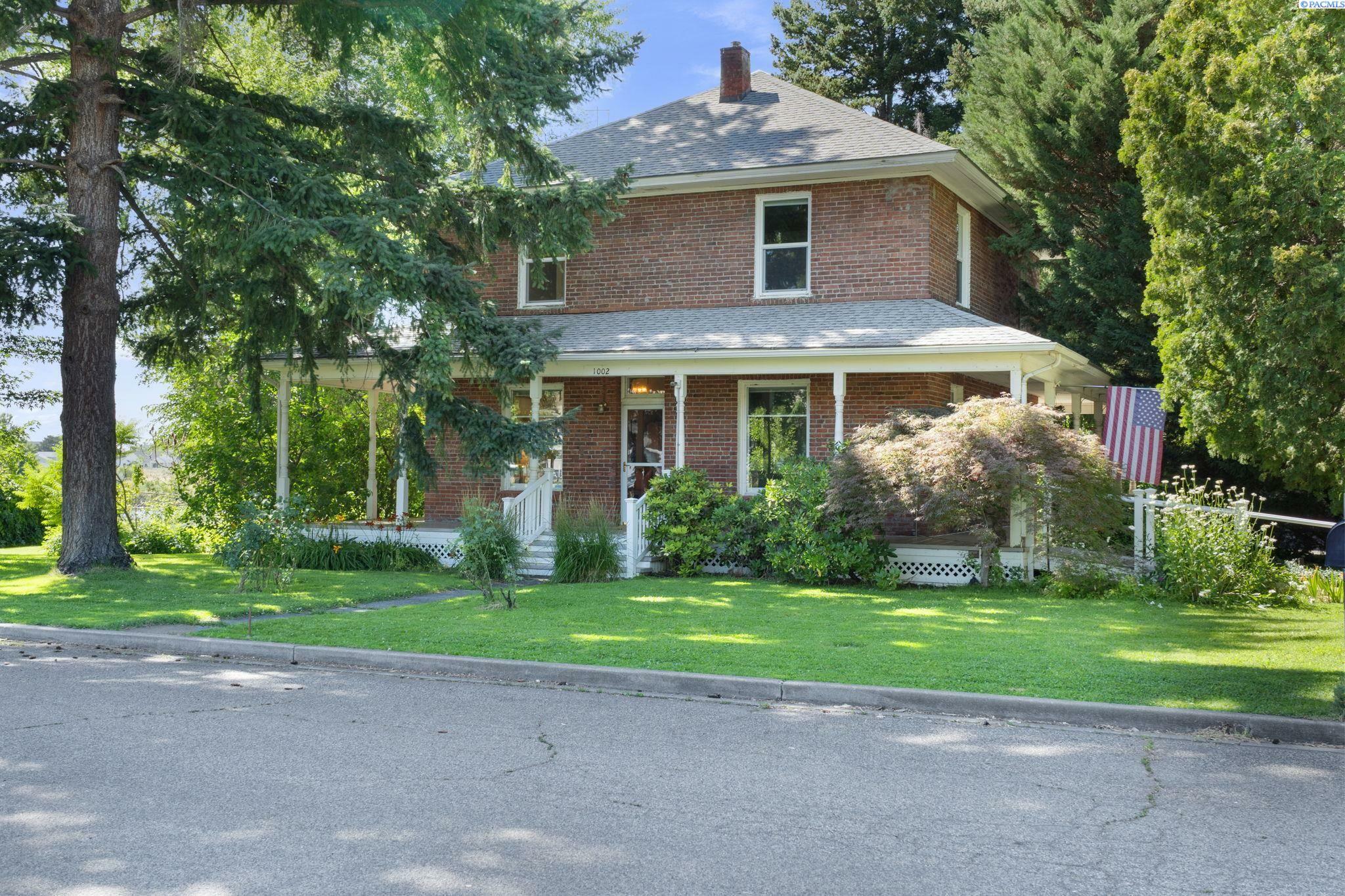 Property Photo: 1002 Sherman Avenue WA 99350