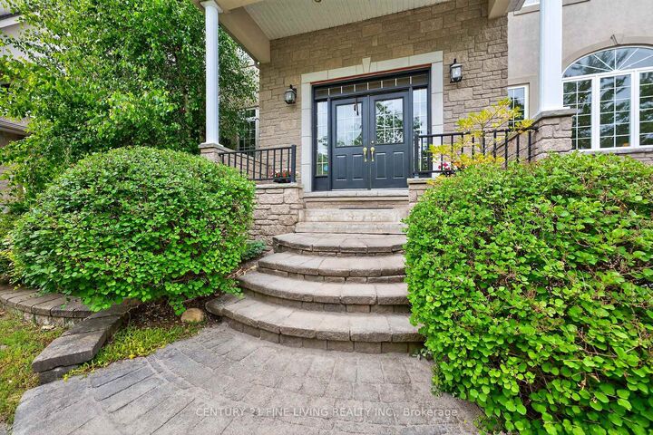 Photo de la propriété:  46 Cumming Drive  ON L4N 0C5 