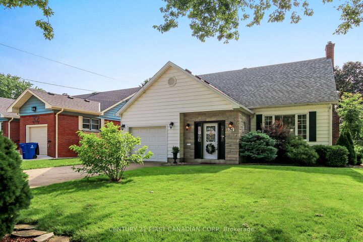 Property Photo: 26 Grand Avenue ON N8A 4J9