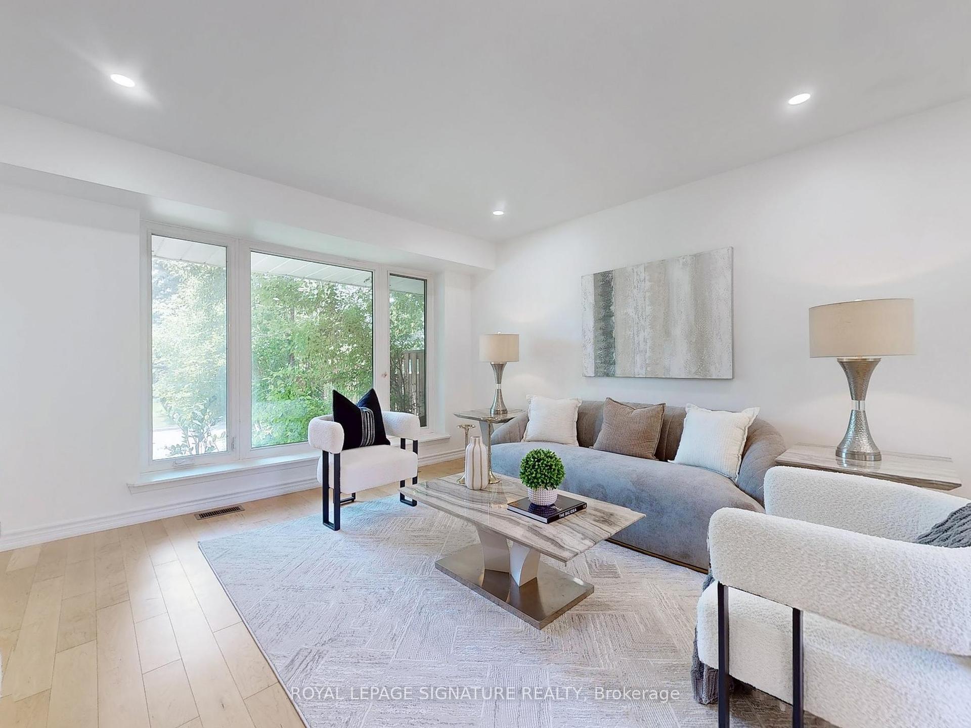 Property Photo: 14 Logandale Road ON M2N 4H4