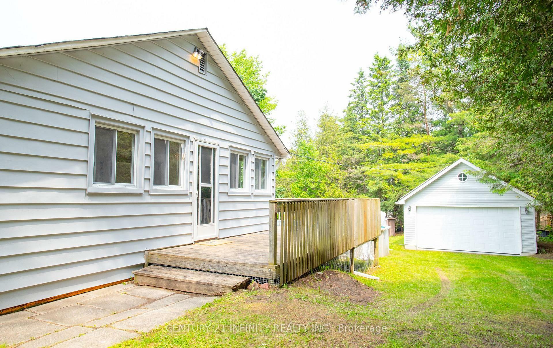 Property Photo: 66 Cowans Crescent ON K0L 2W0