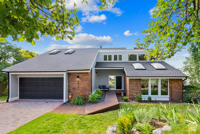 Property Photo: 2974 Oakwood Dr UT 84010