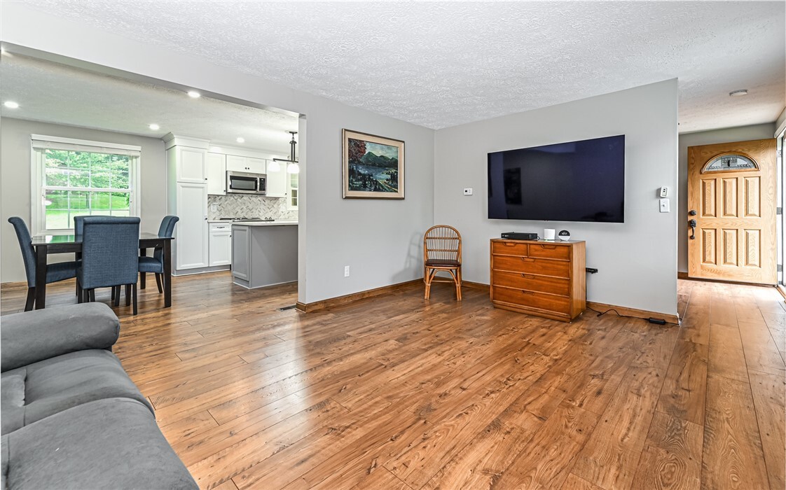 Property Photo: 2430 Sapling St PA 15116