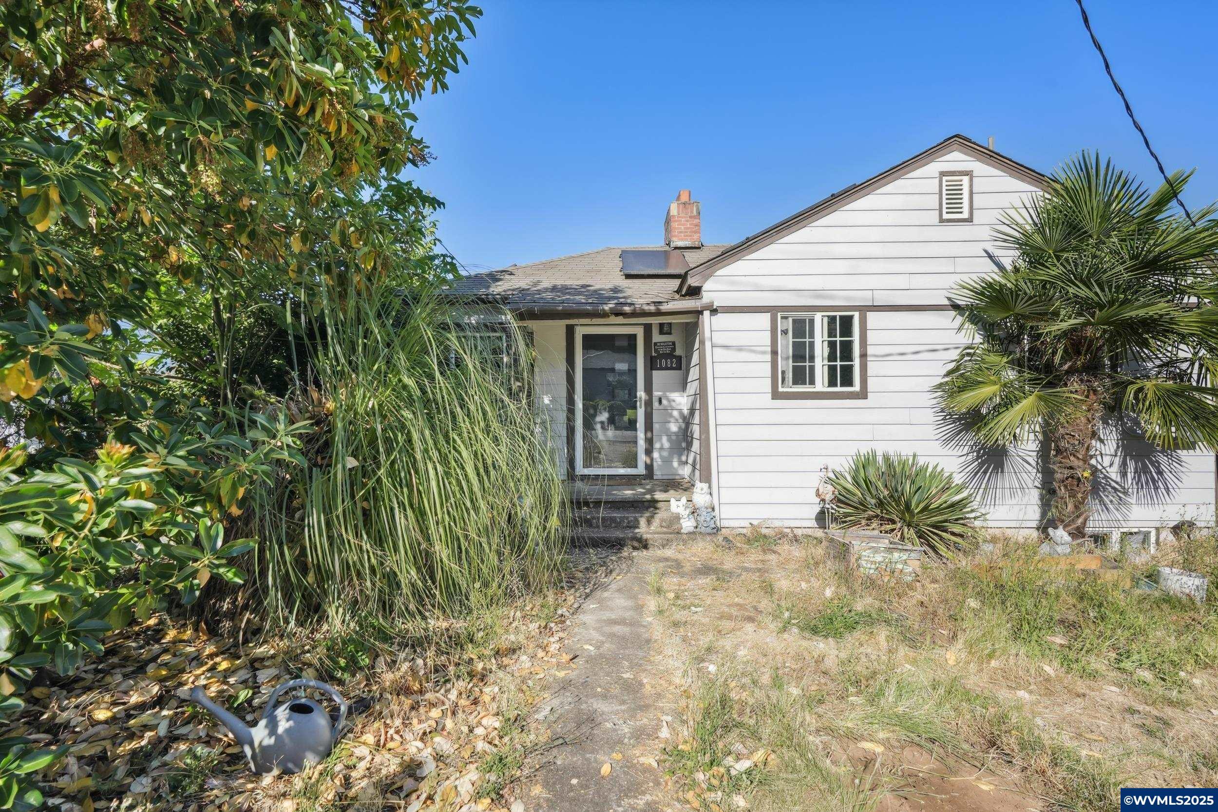 Property Photo: 1082 Cascade Dr NW OR 97304