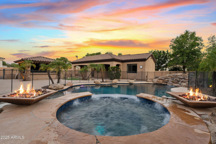 Property Photo:  2815 E Arrowhead Trail  AZ 85297 