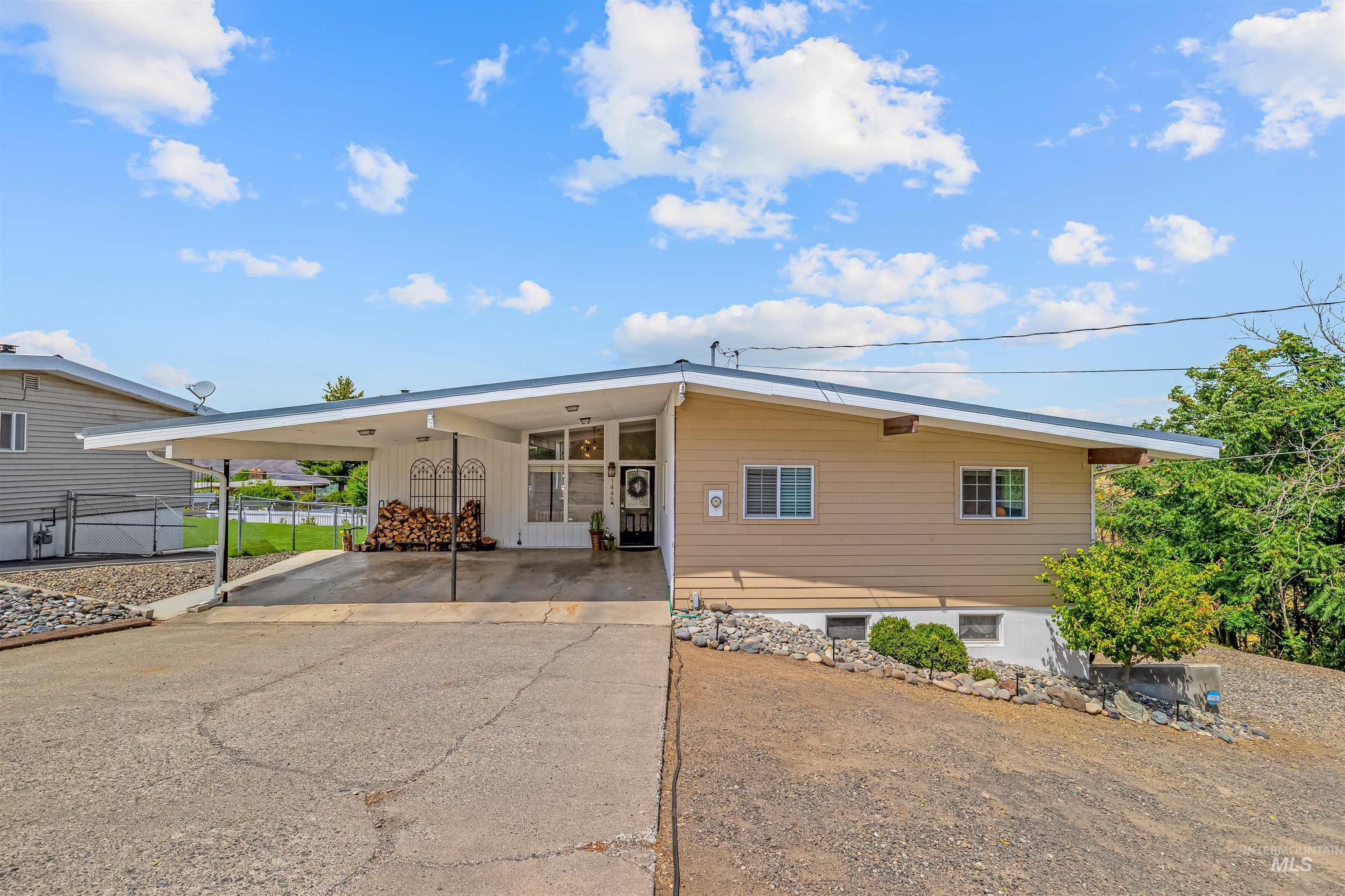 Property Photo: 1445 28th Ave ID 83501