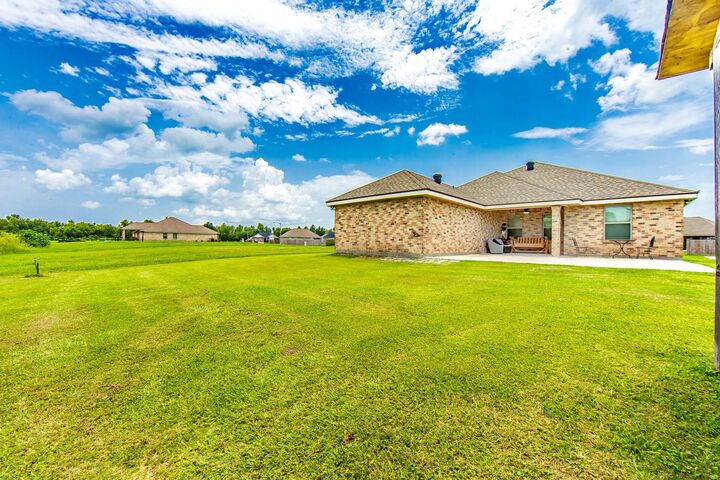 Property Photo: 382 Galvez Lane LA 70363