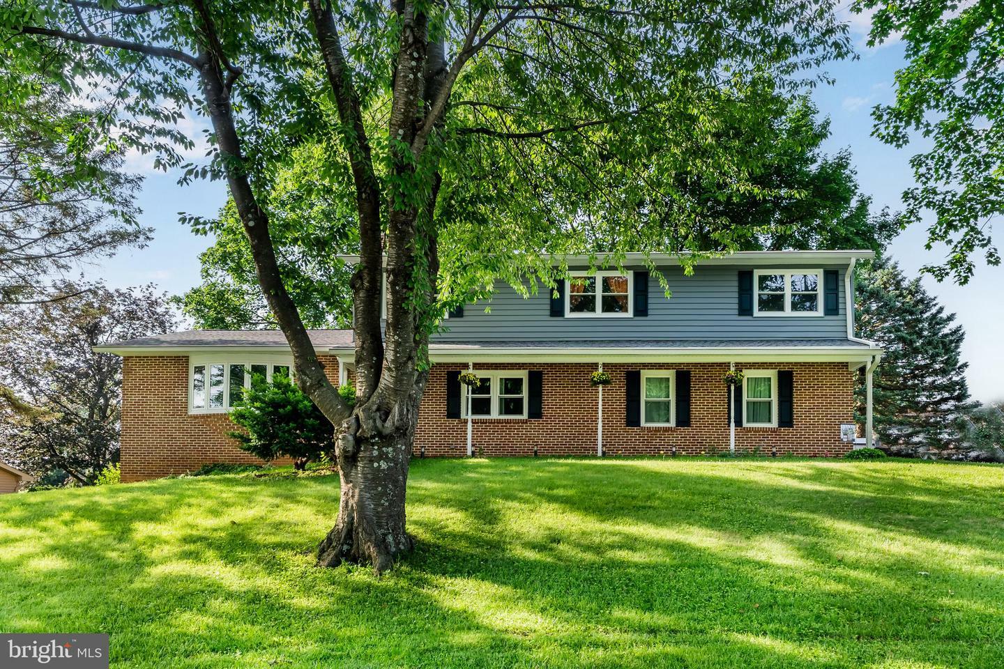 6 Dandelion Drive  Boiling Springs PA 17007 photo
