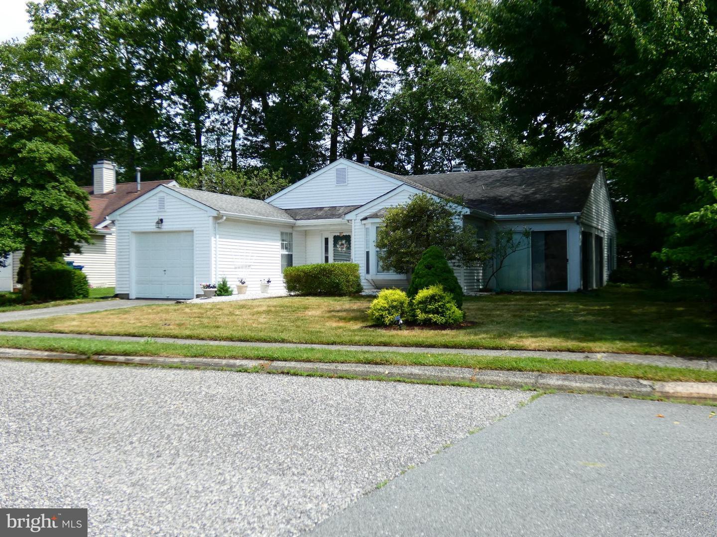 Property Photo:  227 Lantern Place  NJ 08087 