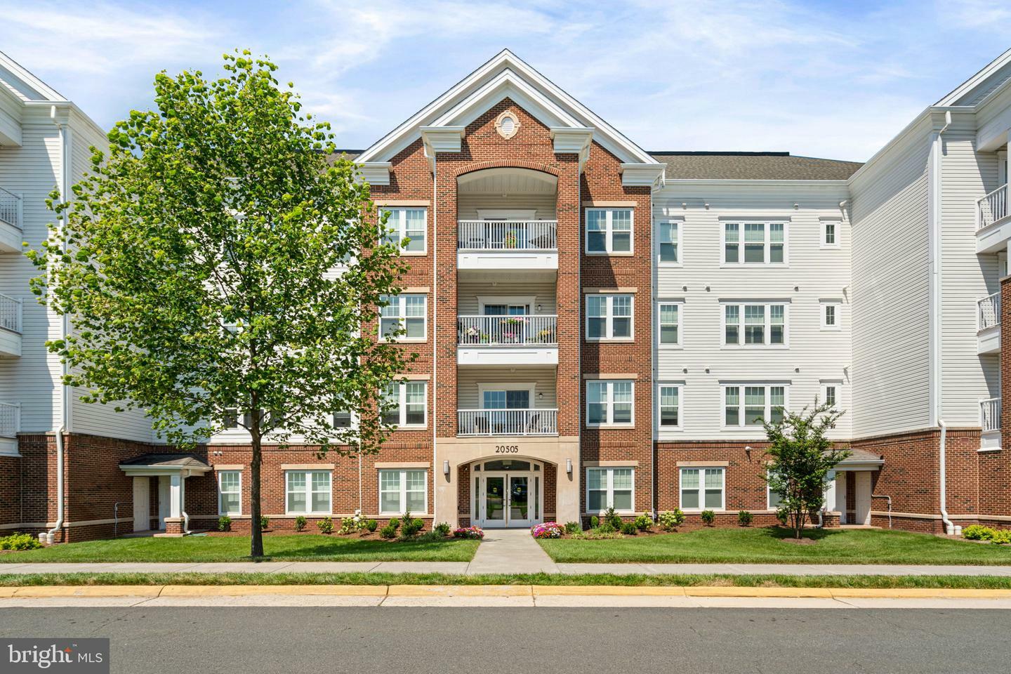 Property Photo: 20505 Little Creek Terrace 207 VA 20147