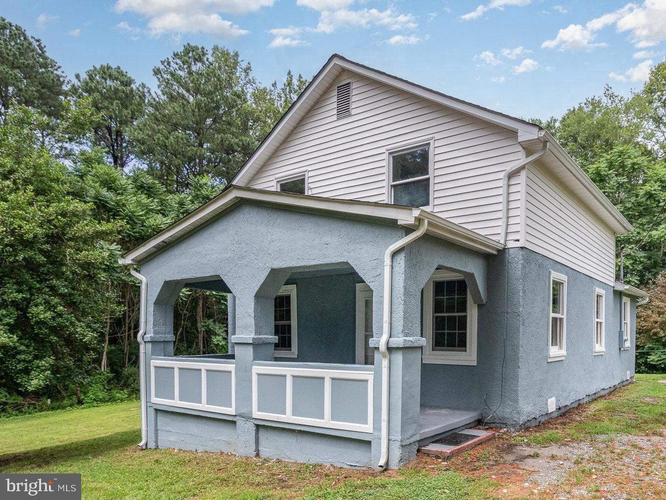 Property Photo: 15231 Hilldale Avenue VA 22427