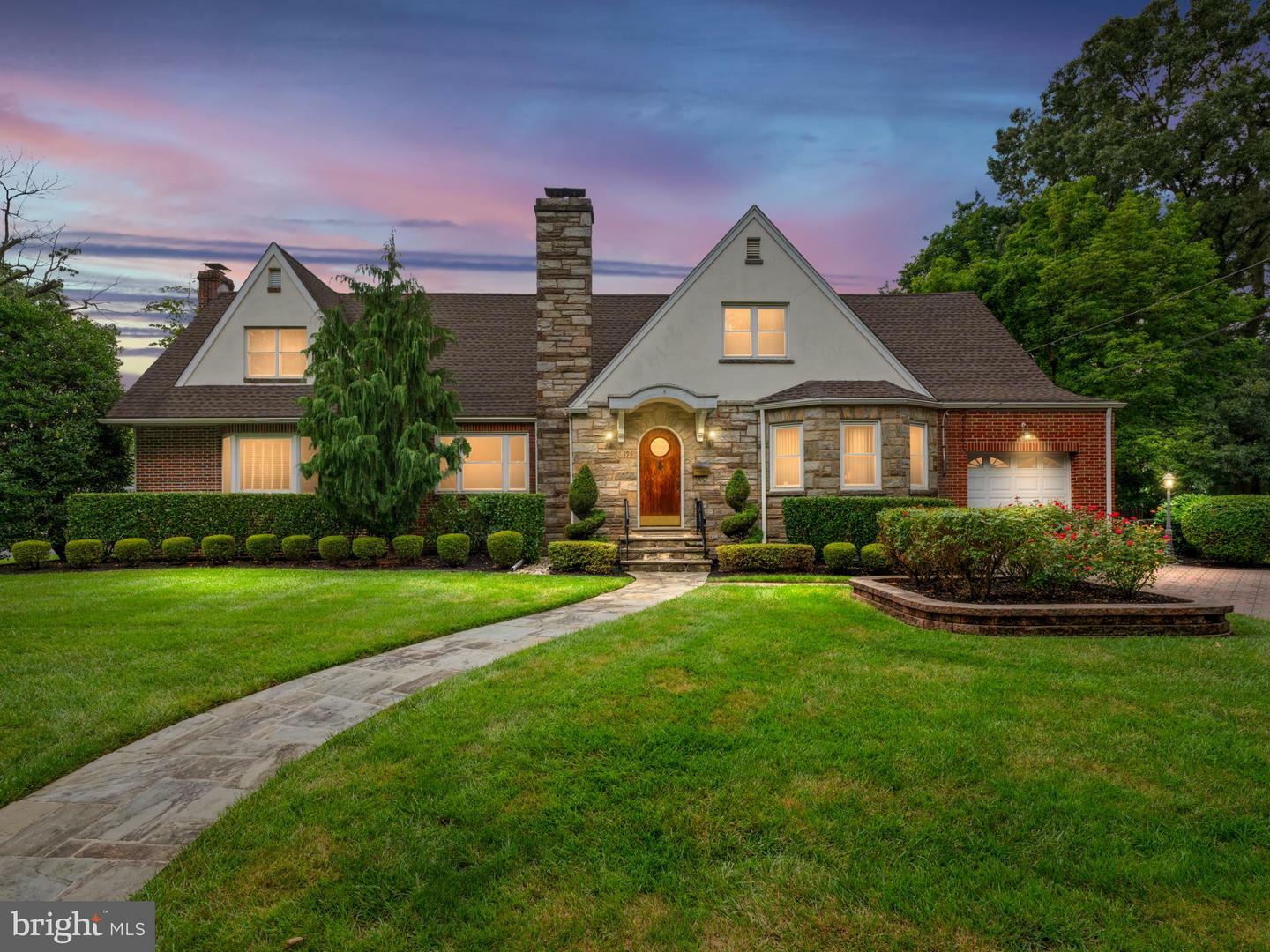 198 S Lincoln Avenue  Moorestown NJ 08057 photo
