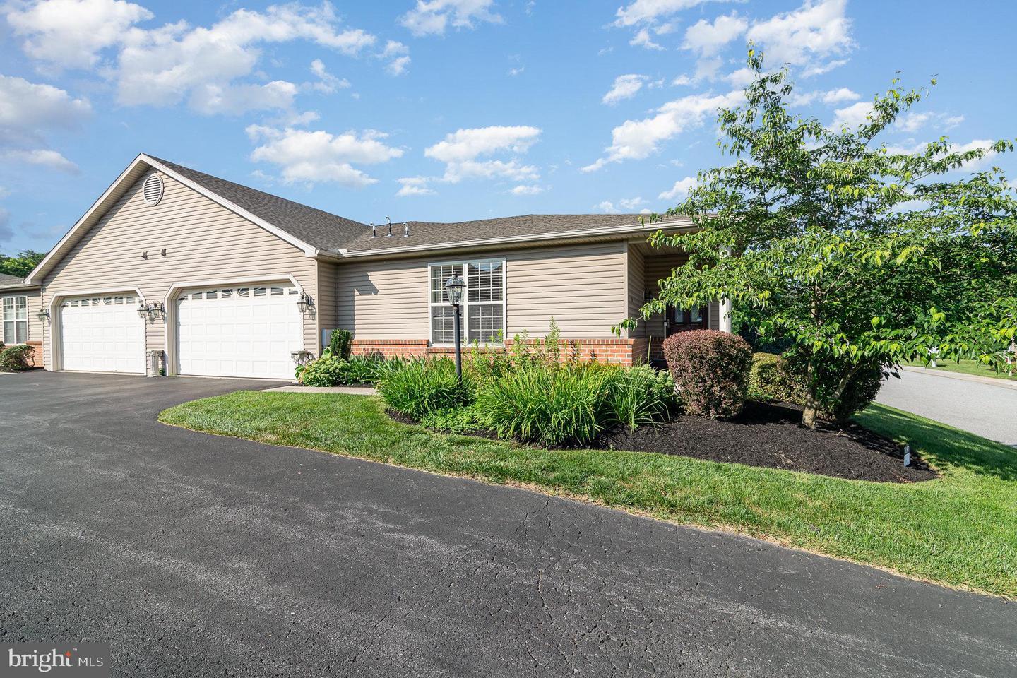 Property Photo: 197 Meadowview Drive PA 17111