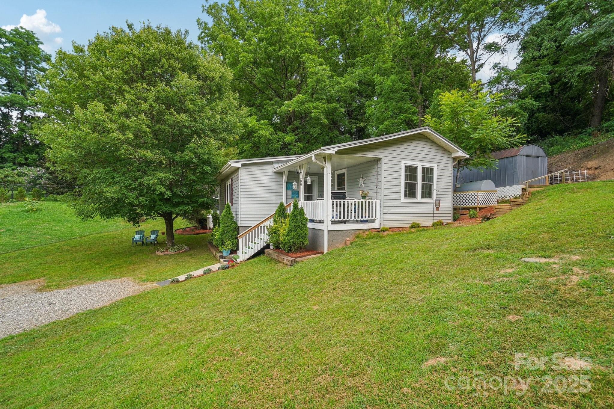 Property Photo: 69 Devlin Street NC 28716