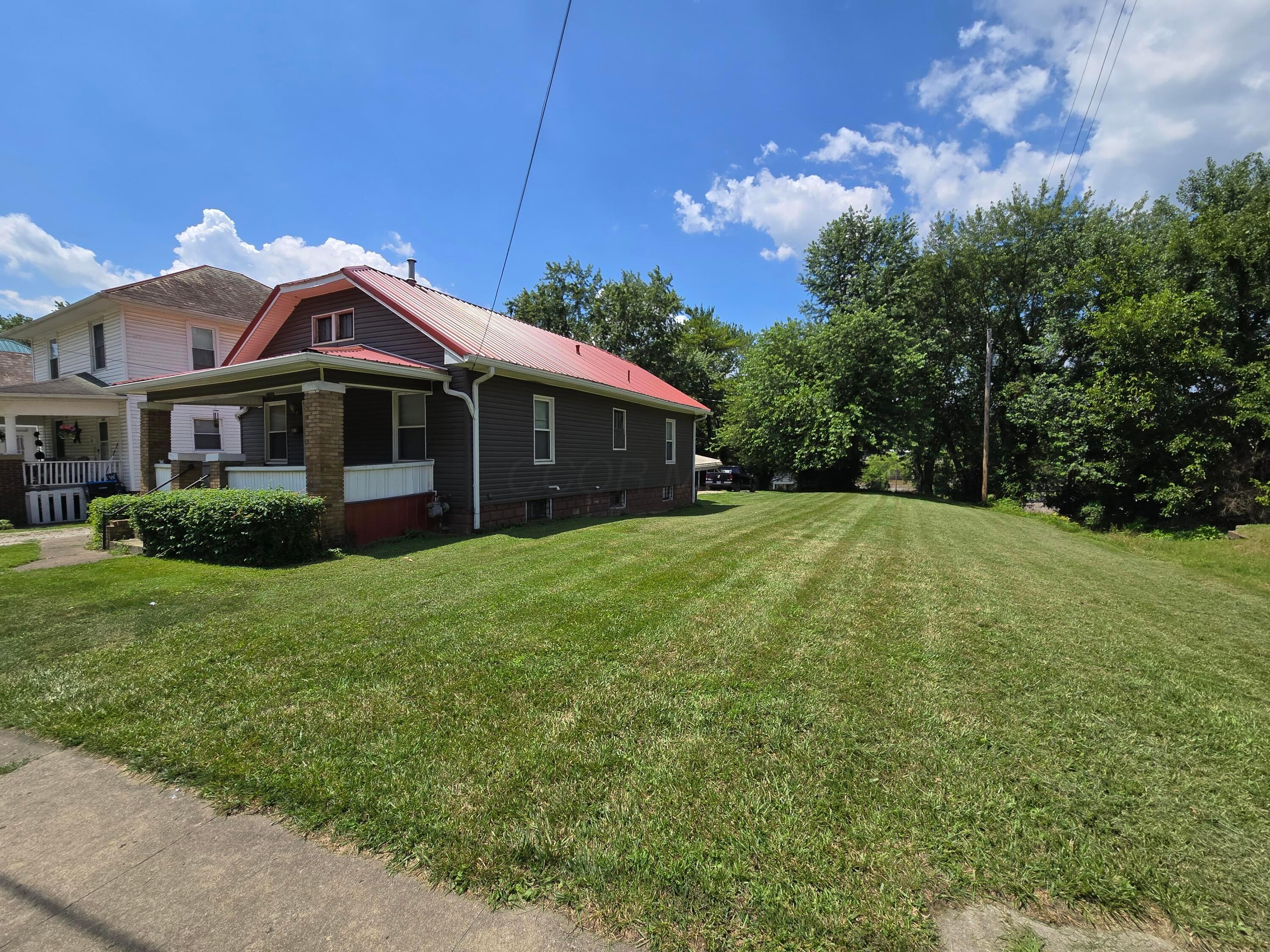 Property Photo: 321 Wayne Avenue OH 43701