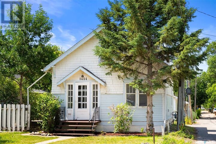 Photo de la propriété:  1424 Royal Street  SK S4T 5A3 