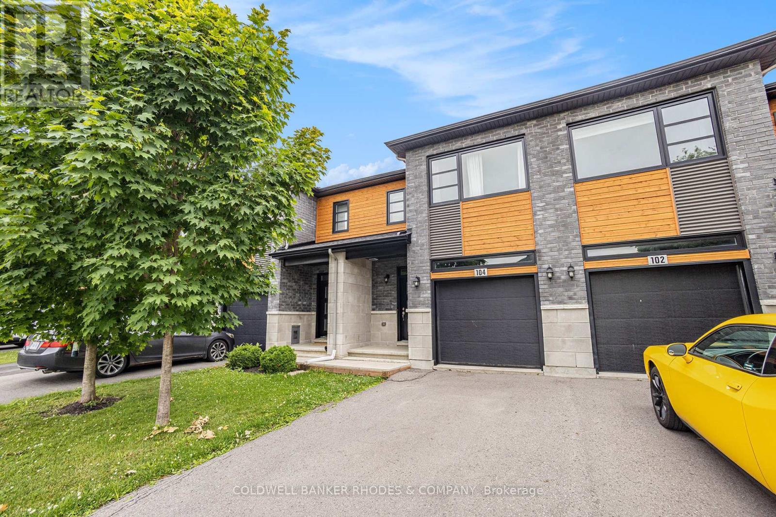 Property Photo: 104 St-Malo Place ON K0A 1W0