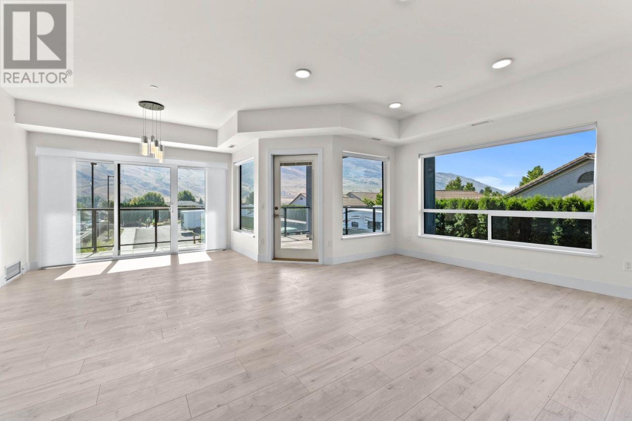 Property Photo: 651 Dunes Drive 102 BC V2B 8M8