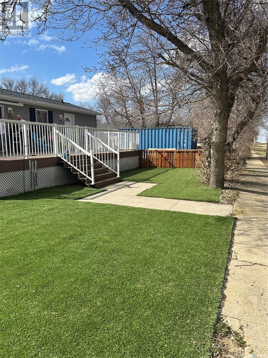 Property Photo: 357 Tiverton Avenue SK S0C 2L0